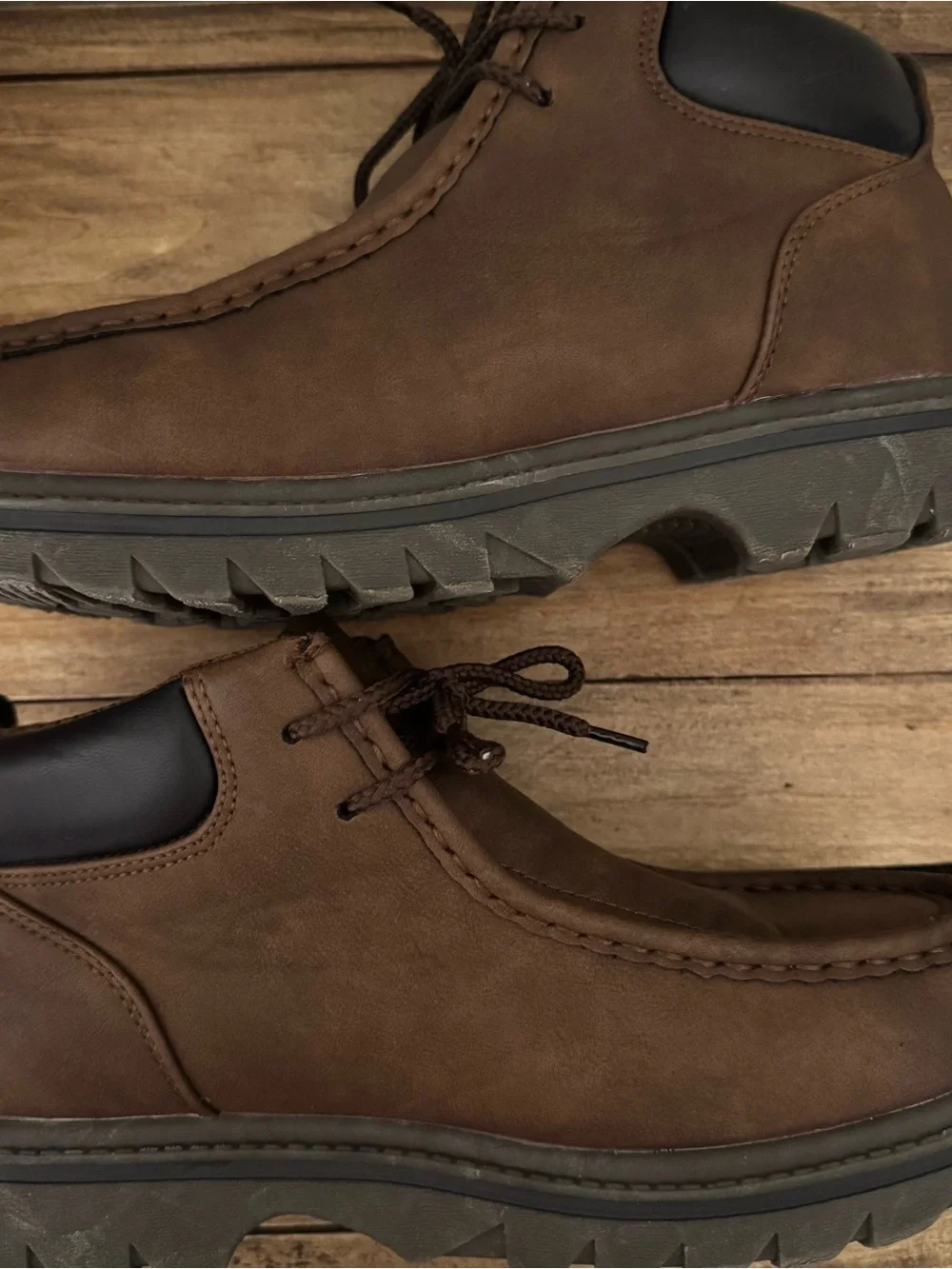 Lugz Brown Moc Toe Chukka Boots Men’s Size 7.5
